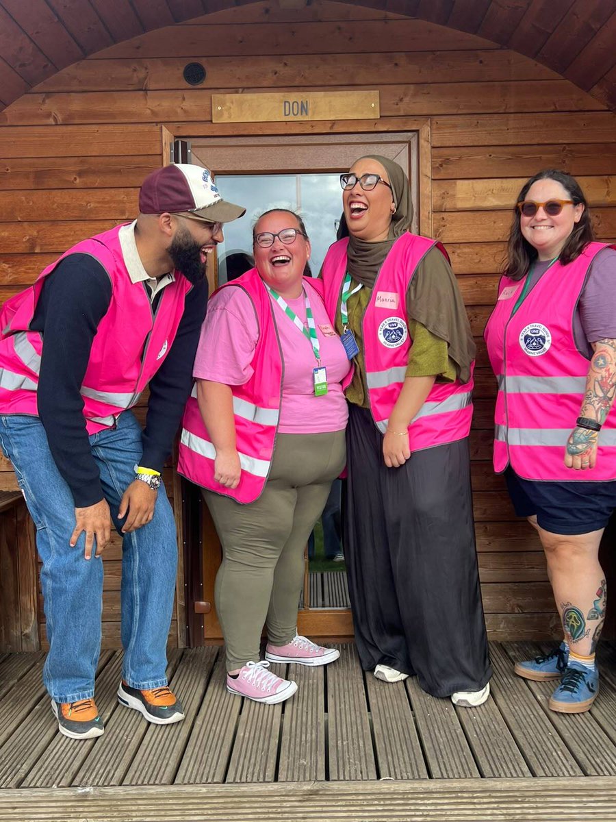 LbQorg's tweet photo. Last month looked a bit like this ⬇️ 

❤️ new faces
❤️ familiar faces
❤️ good questions
❤️ a few laughs

and a room full of people who chose to spend their Saturday learning, chatting and being part of a Year 6 community. 

We’re already thinking about the next one! 👀

#LbQ https://t.co/fYUF6jJhTV