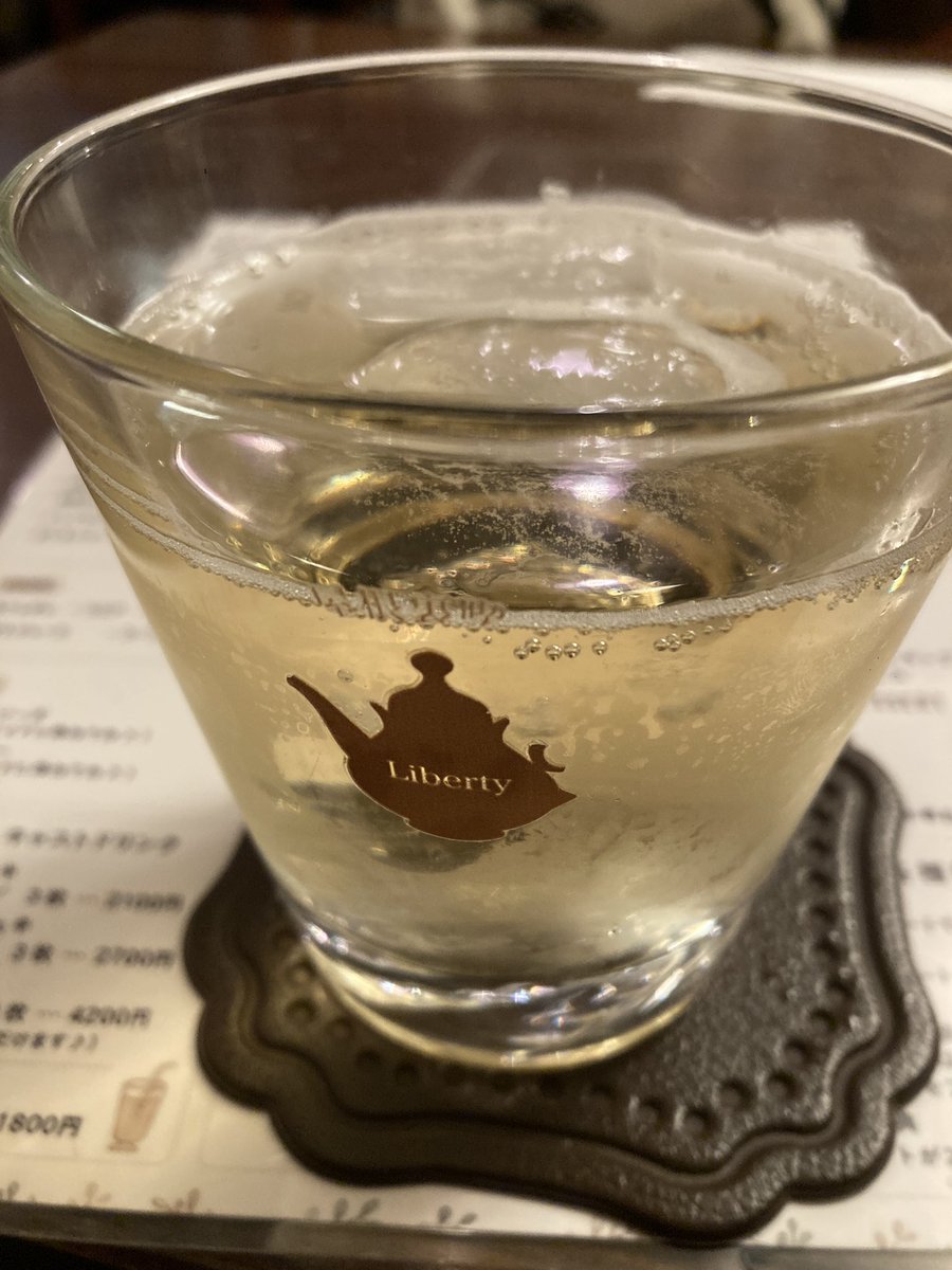 colonel_msk's tweet photo. 酒は人類の友だぞ。
友人を見捨てられるか🍻 https://t.co/FqoNenSRsH