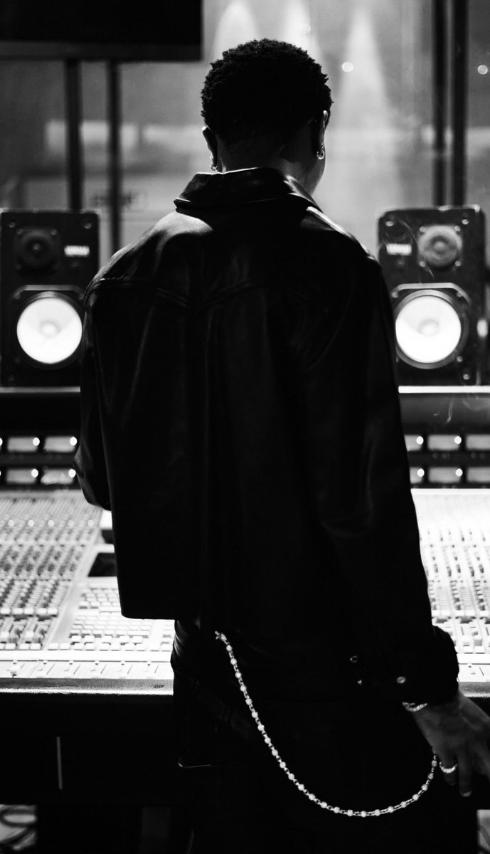 Guccistarboi's tweet photo. Wizkid via ig story! SEXY ALBUM ALMOST HERE🫣🦅 https://t.co/7VonlVnewQ