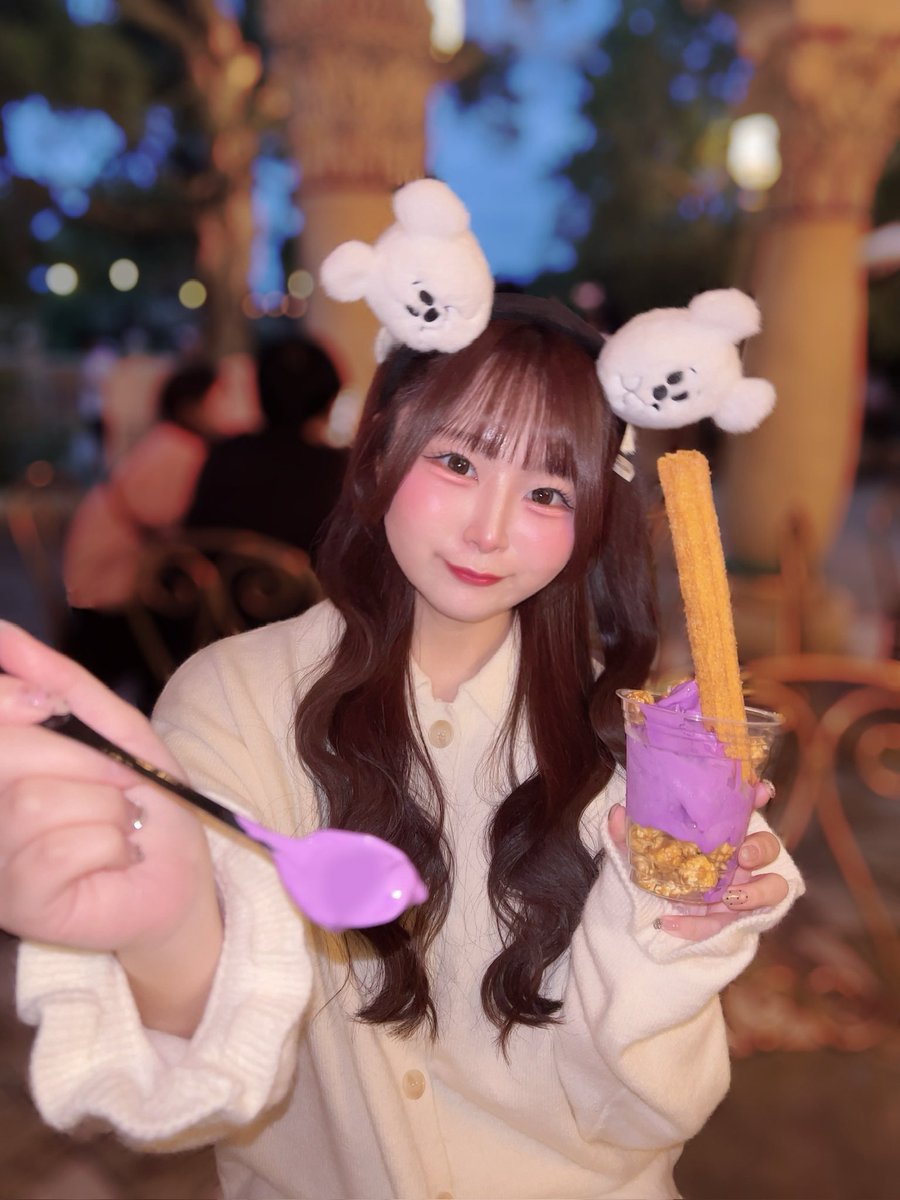 maid_ririsa's tweet photo. 一緒に食べよ〜🎃💜 https://t.co/zISPhnAXjt