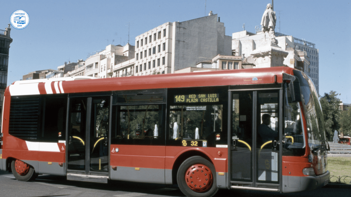 EMTmadrid's tweet photo. 🥳¡La línea 149 está de cumpleaños!🎂

➡️ Hoy cumple 37 años enlazando el centro de Madrid con la plaza de Castilla, y en el #BlogEMT hemos preparado un post que repasa su historia: https://t.co/DWz24RUGlD

¡Que lo disfrutes!🤓 https://t.co/gqg7N8CXtg