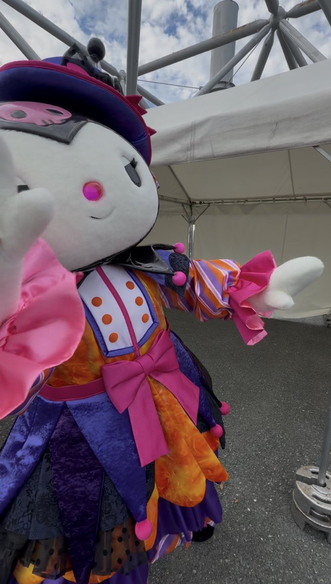 eminnie81118's tweet photo. ハロウィン衣装のクロミちゃん🎃@/SUITA FESTA

いぇーい🙌🏻のつもりで手出したら高速ハイタッチかましてくれて好きだった(    ᷄ᾥ ᷅  ︎🫶🏻)
ハートもありがとね🥹💞
秒すぎたけど好きが伝わって嬉しかった💃🏻🕺🏻
幸せなひとときでした🕔⸝⋆⸝⋆ https://t.co/h35eF1CAiK