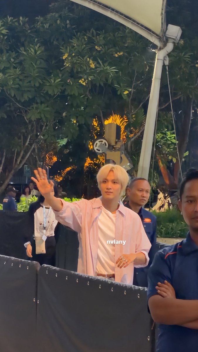 nvlany's tweet photo. HAECHAN TODAY!!😭 https://t.co/gM75ywHPxj