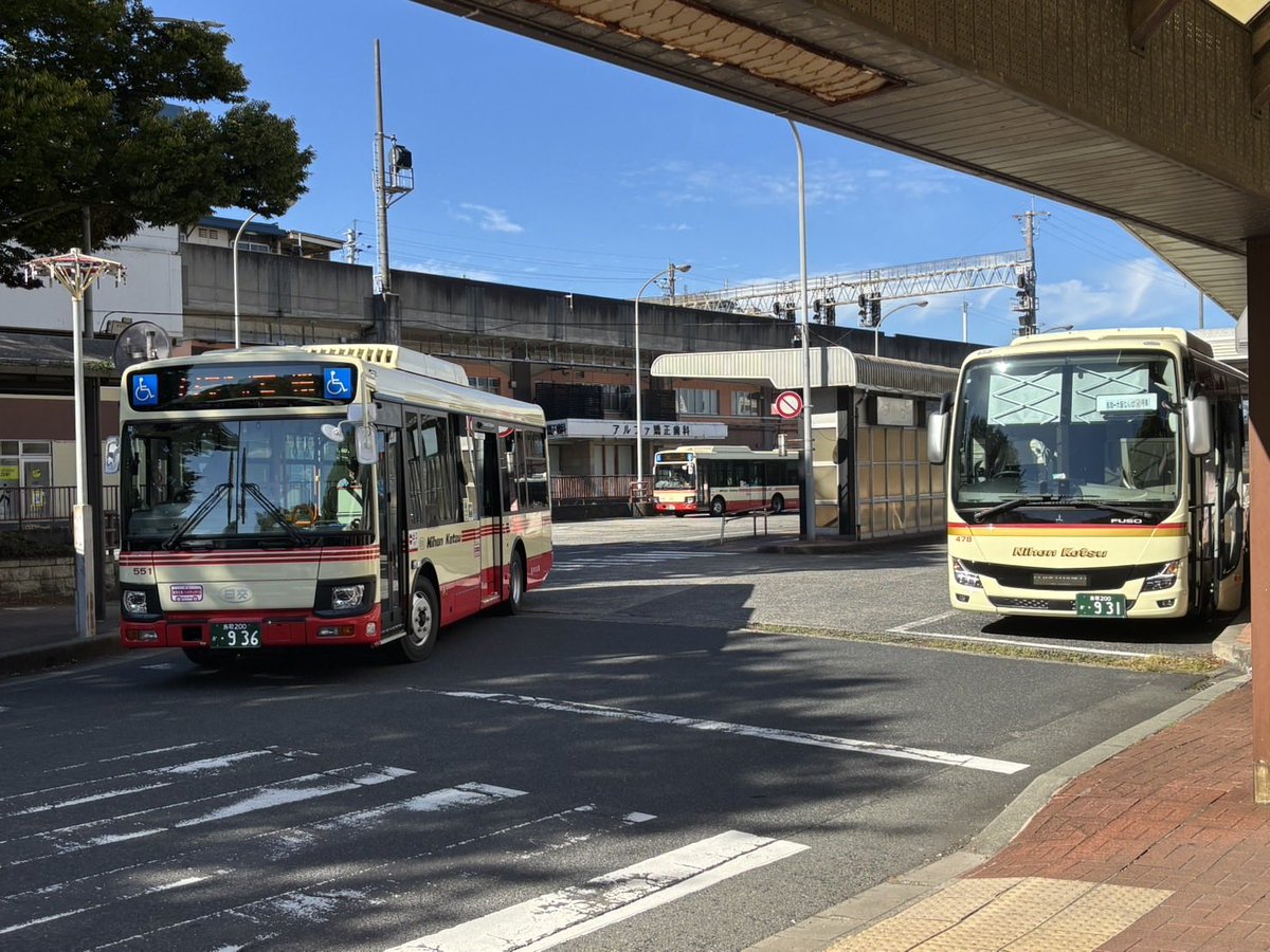 Rd32512's tweet photo. 高速新車と路線新車 https://t.co/15UClS1M8c
