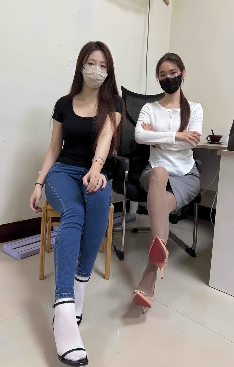 Xiaoc137's tweet photo. @shuimeire123 喜欢被谁调？🙄#护士 #闺蜜 https://t.co/jUNJOqblq4