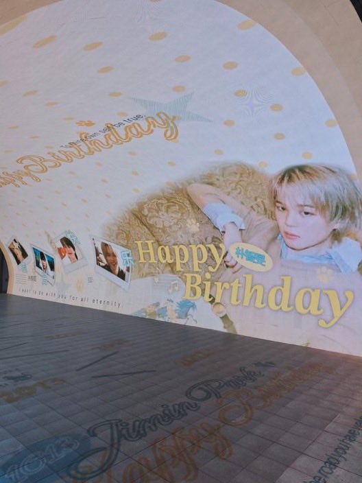 JiminGlobal's tweet photo. Chinese fans are celebrating Jimin's birthday by running Jimin birthday congratulatory ads on displays in 29 provincial-level administrative regions, 71 cities, 116 shopping malls, and 17 parking lot displays.🤯🤯💛

*Hosted by Park Jimin's Three-Colored Cat Paradise (Weibo)

📍Chongqing 2077 Cyber City Mall
🗓 2026.10.12 ~ 2026.10.13

Thank you for the amazing support!!🎂

HAPPY JIMTOBER 
#JIMTOBER2026
#지민 #朴智旻 #JIMIN
