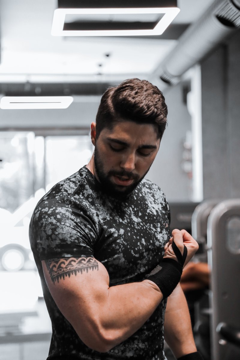 UpliftIronClub's tweet photo. Does muscle turn into fat when you stop training? Nope. But detraining, lower activity and unchanged eating habits can change your physique. Here's the useful science—and a sensible comeback plan.

https://t.co/1W89fvgsBS https://t.co/laC7IEu2Kf