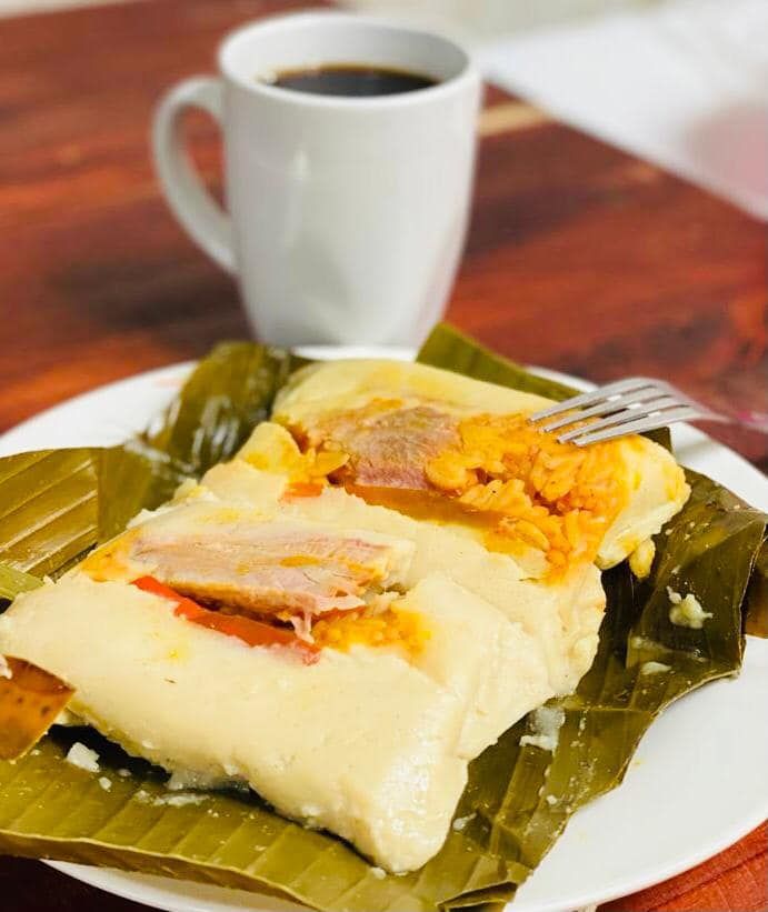 HectorAyal2's tweet photo. @MariLoliPellon hola Mari Loli Pato, Claudette y equipo buenos dias y feliz Lunes 12 de octubre dia del descubrimiento de America y es Mi cumpleanos asi que lo estoy celebrando con tamales con cafe  y es dia de acion de Gracias en Canada saludos😃🖐️🖐️ https://t.co/hdfYKoA4jI
