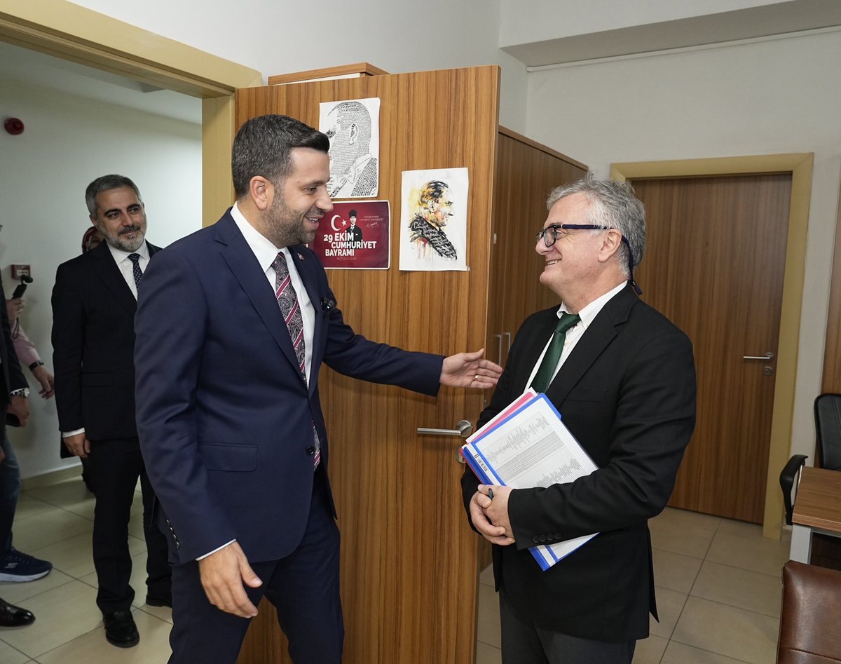 serdarorhan's tweet photo. Haftanın ilk gününde mesai arkadaşlarımızı birimlerinde ziyaret ederek çalışmalarında kolaylıklar diledik.

Ataşehir’imiz için emek veren tüm çalışma arkadaşlarımıza özverileri için teşekkür ediyor, hep birlikte daha güzel bir Ataşehir için çalışmaya devam ediyoruz.

Serdar ORHAN
Ataşehir Belediye Başkan Vekili

#Ataşehir #AtaşehirBelediyesi #YerelYönetimler #SerdarOrhan