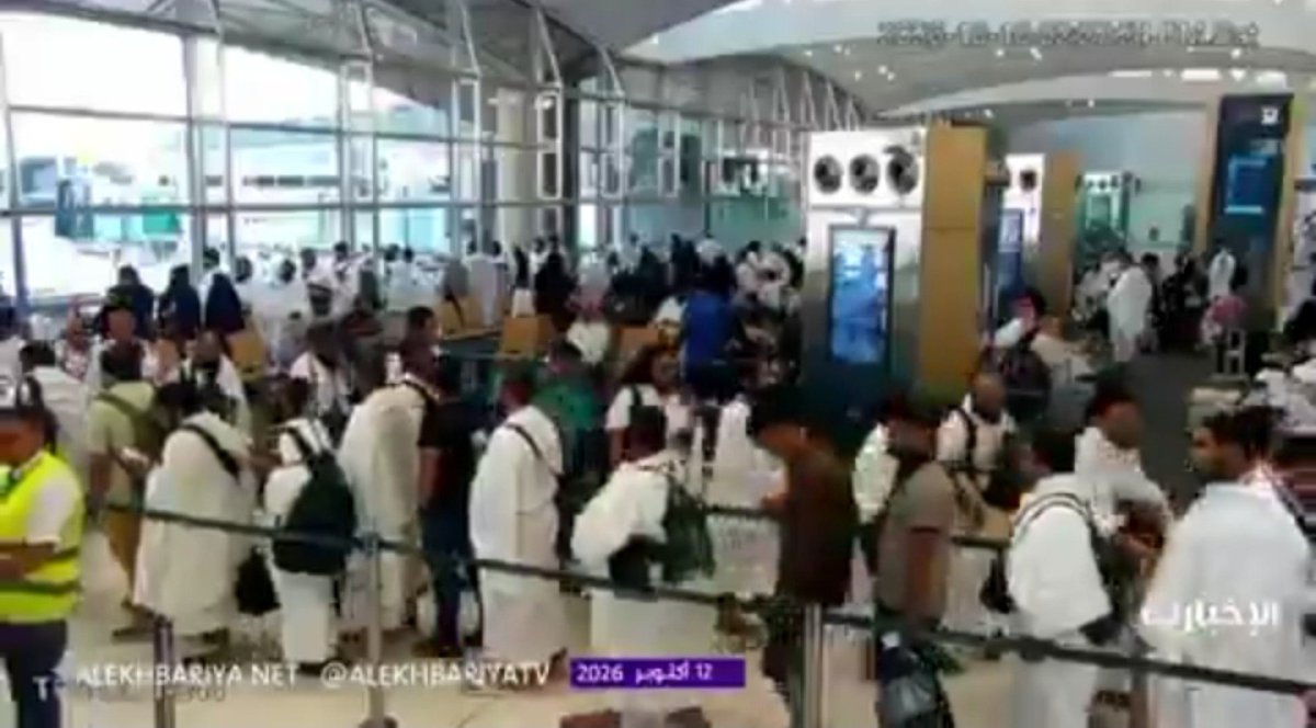 Ameedyemen's tweet photo. تاريخياً وعقائدياً.. 

لم تُمَس بلاد الحرمين الشريفين إلا من مستهدفين معلومين: أبرهة الحبشي قديماً، والنظام الإيراني وأذنابه حديثاً!
تاريخ أسود ممتد من غدر 1987 في مكة المكرمة، حتى قصف الحوثي للمقدسات ومطار الرياض واستهداف المعتمرين بملابس إحرامهم.

وعيُنا كيمانيين وسعوديين يلتقي في خندق واحد: اجتثاث التمدد الفارسي وحماية مقدسات الأمة. #الحوثي_يستهدف_المعتمرين #السعودية #معركة_الوعي