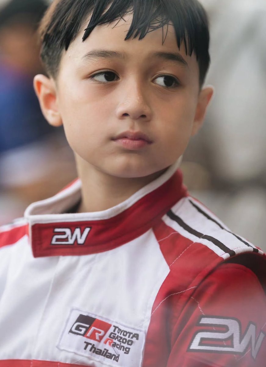 vousjay's tweet photo. แม่ชมมาลงรูปพายุแล้วน้องร้องไห้ สมการนี้สงสารเด็กๆสุดแล้ว https://t.co/EGj0UKgFQX