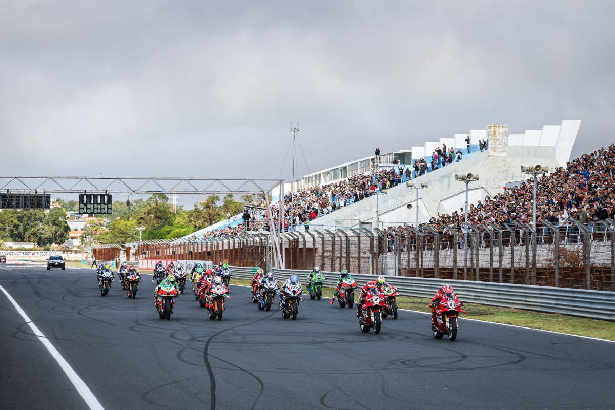 Speedliveit's tweet photo. #WorldSBK – Bulega continues to break records at Estoril

#WorldSBK #Estoril #Bulega #Ducati #Motorsport

https://t.co/YKZ8lsH6n5 https://t.co/jMpqsZKKLX
