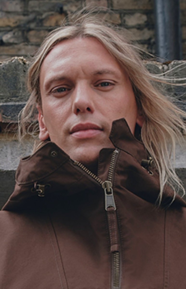 CAROLBOWER_33's tweet photo. I love everything about you 🖤
#jamiecampbellbower #JCB https://t.co/U1PjJ9nUjy