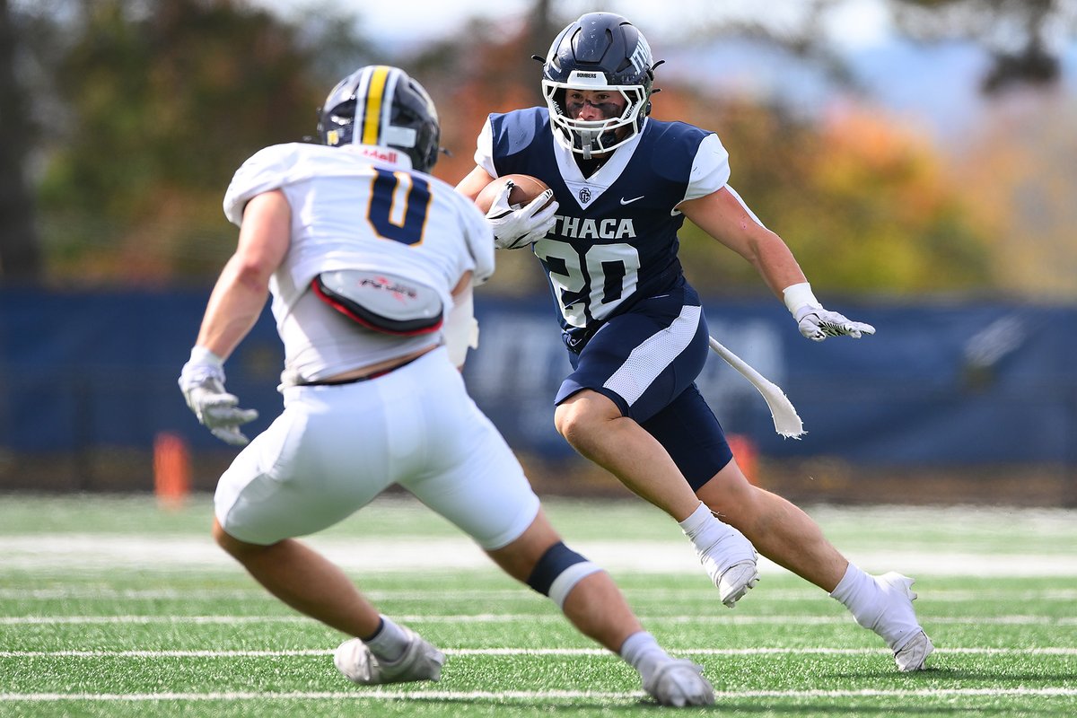 Firstteamphoto's tweet photo. My full gallery of images for @BomberSports from the @UofRFootball vs @IthacaBomberFB game played on 10/10

📸: https://t.co/11joANurWc

#OneBeat | #GoBombers https://t.co/E8BEvHGkAR
