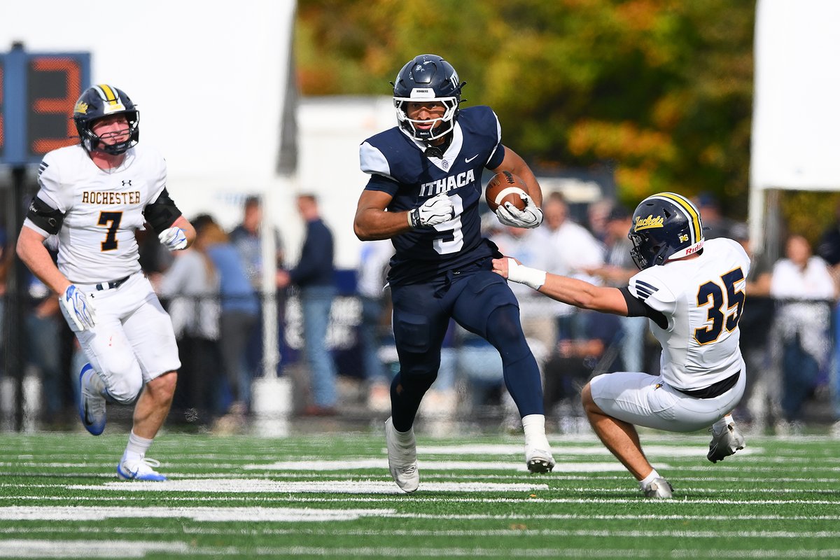 Firstteamphoto's tweet photo. My full gallery of images for @BomberSports from the @UofRFootball vs @IthacaBomberFB game played on 10/10

📸: https://t.co/11joANurWc

#OneBeat | #GoBombers https://t.co/E8BEvHGkAR