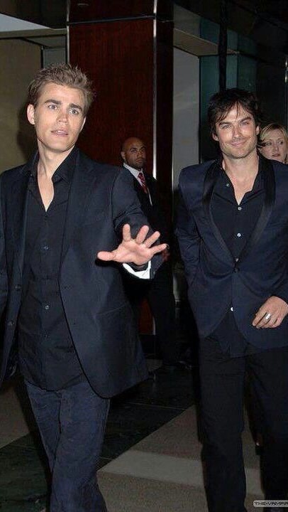 oscarxinho's tweet photo. The Vampire Diaries, Damon Salvatore, Ian Somerhalder, Stefan Salvatore https://t.co/XSUrSnKaTM