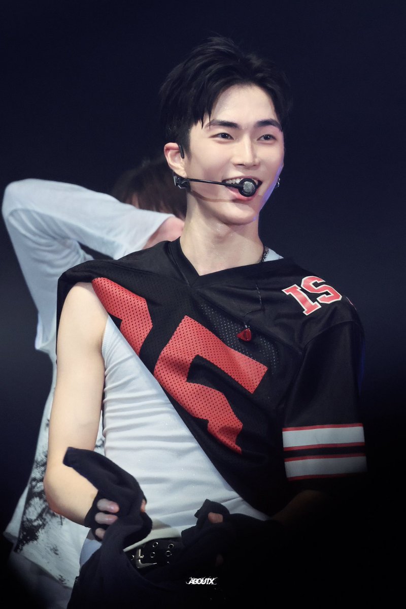 AboutX_1002's tweet photo. 261012  The Performance Zero

 #XngHan  #승한  #スンハン https://t.co/06vnt7R4Qv