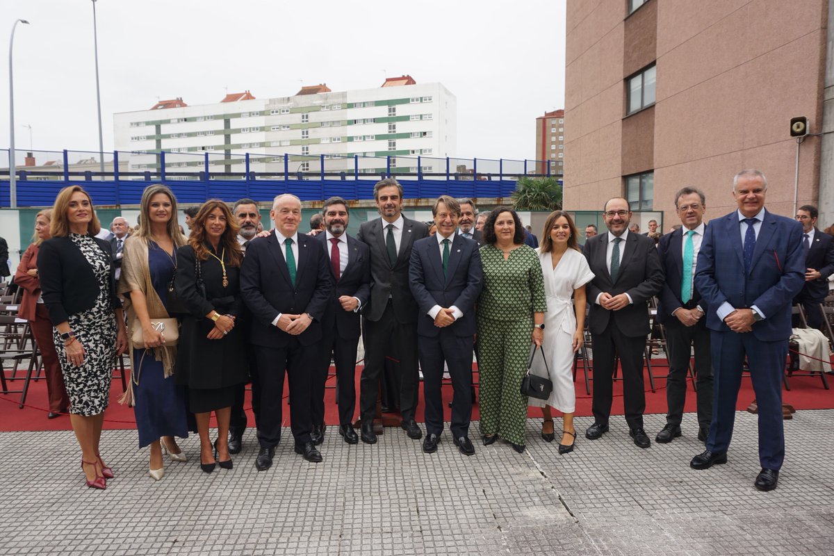 PPCoruna's tweet photo. 🇪🇸Hoy, Día de la Fiesta Nacional y de la Hispanidad, es también el de la Patrona de la Guardia Civil, la Virgen del Pilar.

Muchas gracias por vuestra ejemplar entrega al servicio de los ciudadanos y en defensa de la democracia y de la convivencia pacifica. https://t.co/1BxYqtd6Sy
