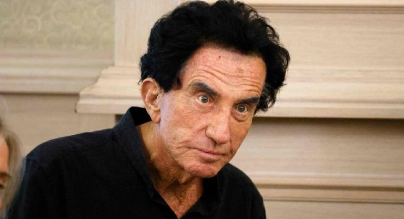 ThomasPretti91's tweet photo. Jack Lang n’est ni ministre ni diplomate.
Pourtant il est là au dîner d’État avec le roi d’Angleterre,
là pour la visite chinoise,
là au Maroc,
et encore là en Égypte.
De quel droit cet homme sans titre officiel accompagne-t-il systématiquement le président ? https://t.co/YySA3c7D9X