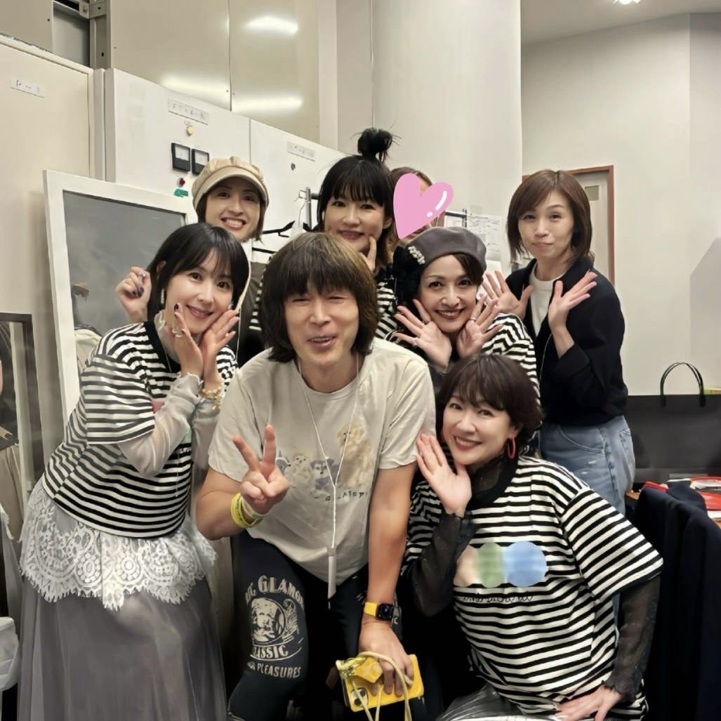 aiai20251101's tweet photo. 乙女塾4期生、渡辺恭子ちゃん
5期生、堀川早苗ちゃん
6期生、富田江身子ちゃん
も来てくれました❣️
きくちさんを囲んで
ハイチーズ✌️
ありがとうございました💓
#まきあみさちあい https://t.co/Clkv2aAyJm