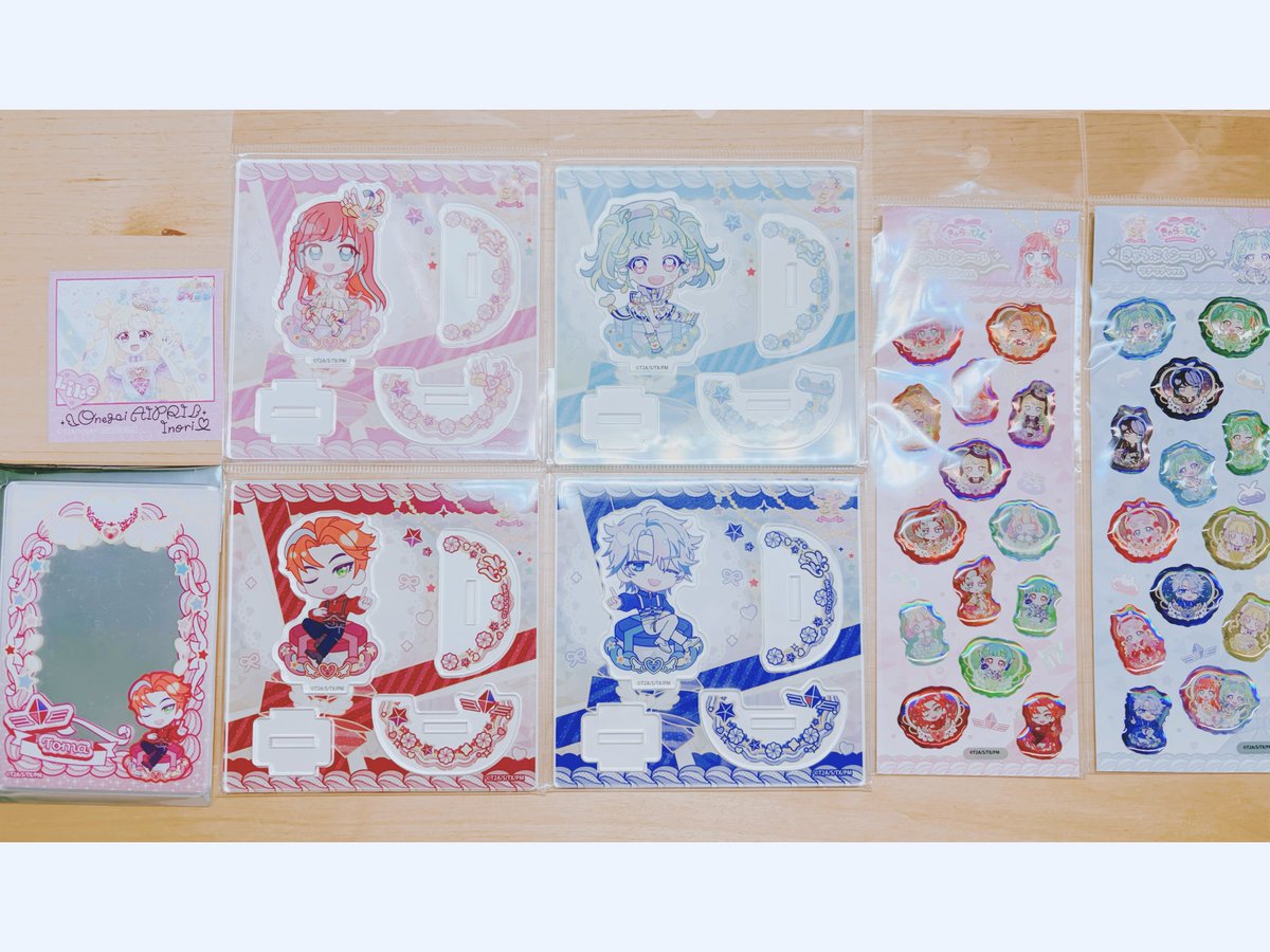 kanki2_etc's tweet photo. 大好き㌠とシールを購入　カードケースもいくつか買ったら自引きできて神がとう https://t.co/Y7IEHnBBkP