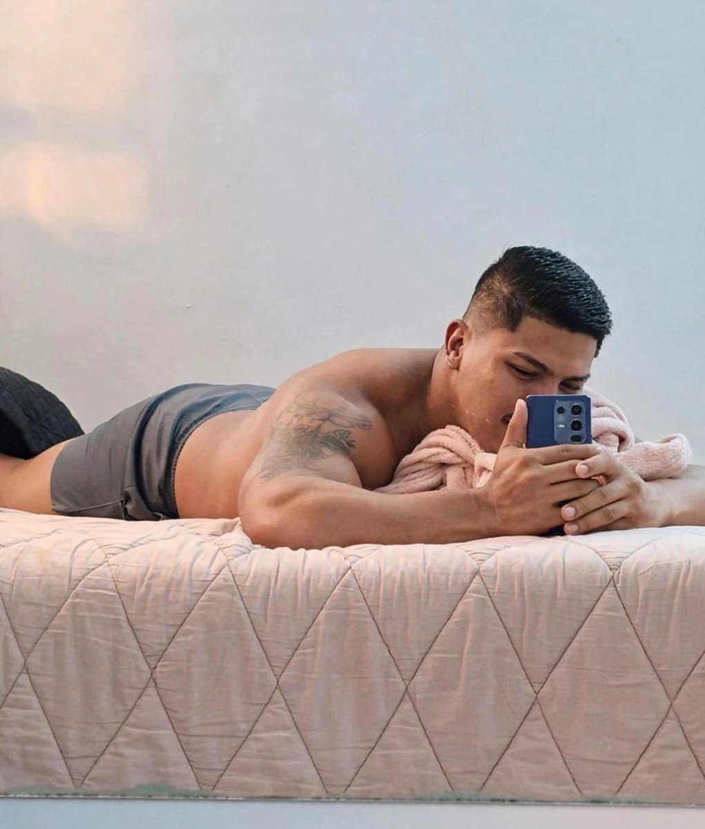 eusoares19_'s tweet photo. Bom dia 🥵, tesao de 100 anittas hj 🤣🤭 https://t.co/EoSiAO5E0f