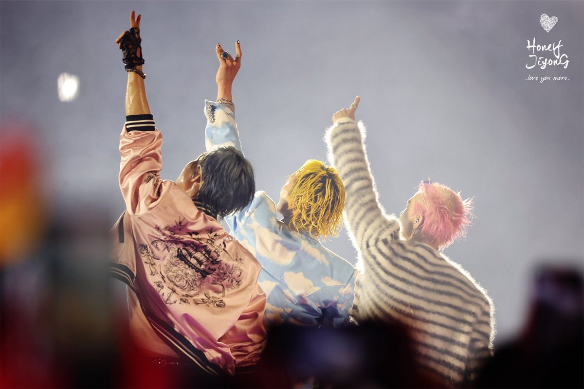dongibuoksik's tweet photo. I vote #BIGBANG for #2026MAMAVOTE 🫶 https://t.co/b5wkLUpSwi