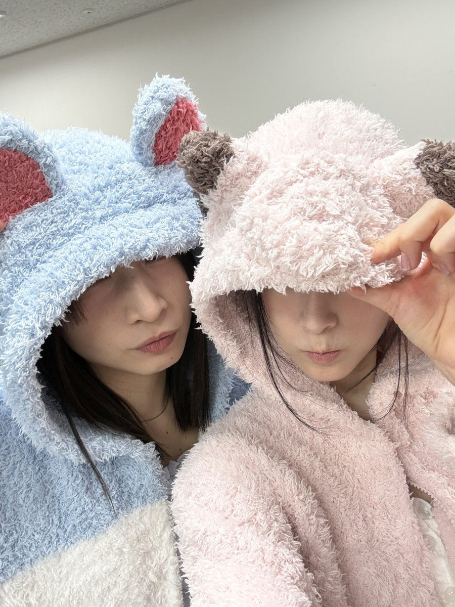 KeikoStaff's tweet photo. 年に一度の特別な1日。
肉チョコファンミ、来てくださった親族の皆さんありがとうございました。
た、、楽しかった？ですか笑
ゲストのHikaruのおかげで色んな自分を引っ張り出してもらいyasくんの演奏で今日だけの歌が歌えました、本当特別。
また来年💙🖤KEIKO
#肉チョコ https://t.co/yrZjYVEo44