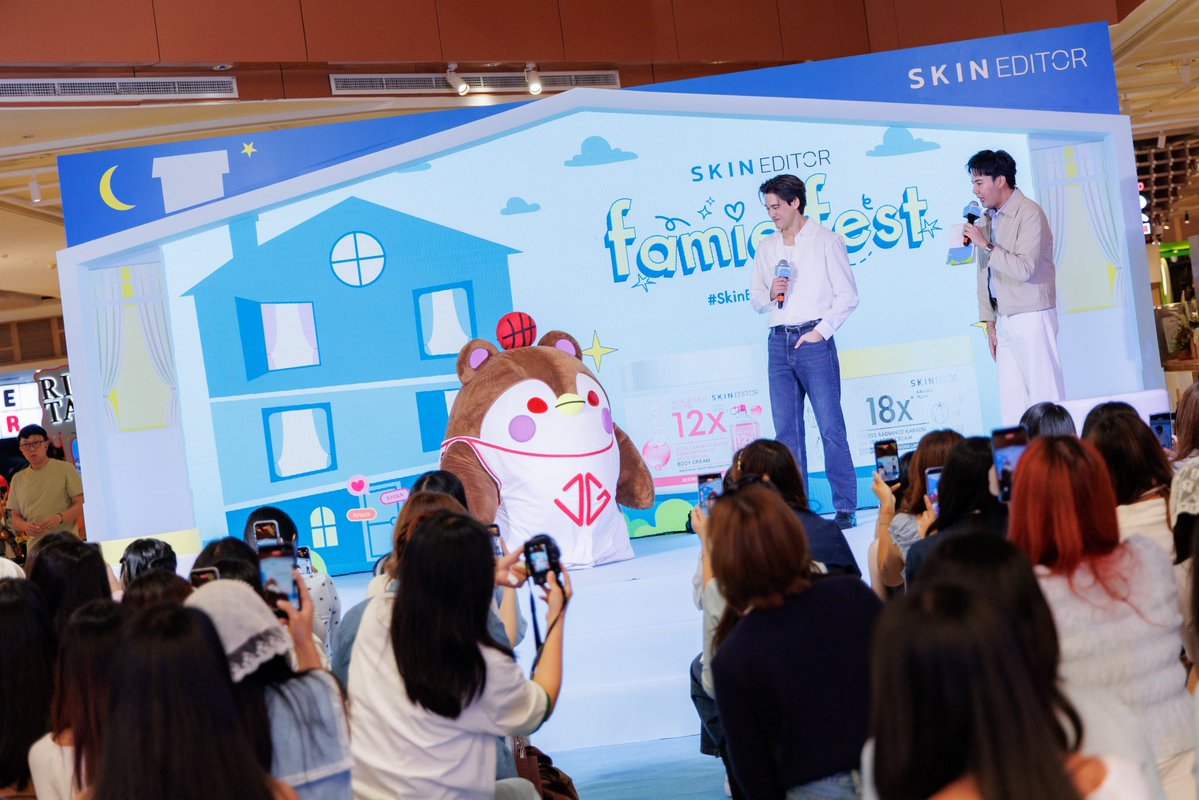 SkinEditorTH's tweet photo. Skin Editor : Famie Fest 
with GAWIN &amp; GUINZLY 🐧🏀

ทาง Skin Editor ขอขอบคุณแฟน ๆ ของกวินและ Aunties Grannies ของน้องกวิ้นซ์ทุกท่าน ที่มาร่วมสร้างรอยยิ้มและความทรงจำดี ๆ ด้วยกันนะคะ 💙

#SkinEditorFMFxGawinGuinzly 
#SkinEditorFamieFest #SkinEditor https://t.co/4aQJ0Vw5Ri