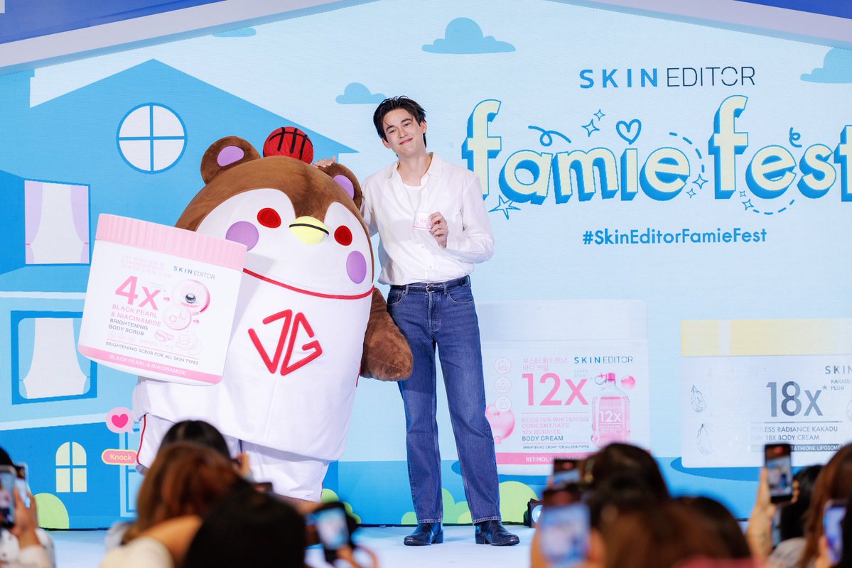 SkinEditorTH's tweet photo. Skin Editor : Famie Fest 
with GAWIN &amp; GUINZLY 🐧🏀

ทาง Skin Editor ขอขอบคุณแฟน ๆ ของกวินและ Aunties Grannies ของน้องกวิ้นซ์ทุกท่าน ที่มาร่วมสร้างรอยยิ้มและความทรงจำดี ๆ ด้วยกันนะคะ 💙

#SkinEditorFMFxGawinGuinzly 
#SkinEditorFamieFest #SkinEditor https://t.co/4aQJ0Vw5Ri