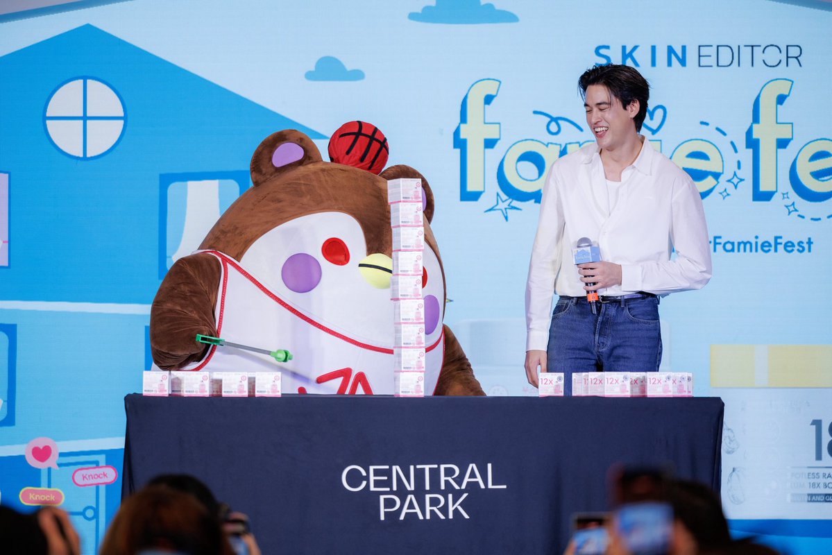SkinEditorTH's tweet photo. Skin Editor : Famie Fest 
with GAWIN &amp; GUINZLY 🐧🏀

ทาง Skin Editor ขอขอบคุณแฟน ๆ ของกวินและ Aunties Grannies ของน้องกวิ้นซ์ทุกท่าน ที่มาร่วมสร้างรอยยิ้มและความทรงจำดี ๆ ด้วยกันนะคะ 💙

#SkinEditorFMFxGawinGuinzly 
#SkinEditorFamieFest #SkinEditor https://t.co/4aQJ0Vw5Ri
