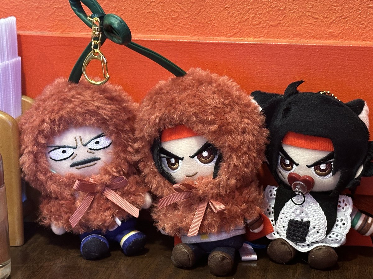 ogelets's tweet photo. うちのぬいぐるみ魔改造されすぎてやばい https://t.co/mPyuqHCYuw