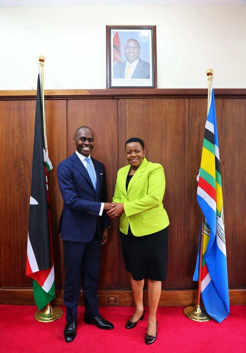 benchitunga's tweet photo. Co-operative University of Kenya continues to work with the State Department for Parliamentary Affairs on the ongoing mediation of the Co-operative Bill (Amendment) 2024. We consulted with the Principal Secretary, Hon. Aurelia Chepkirui Rono @PSAureliarono. We are grateful to her leadership and strategic guidance. BC