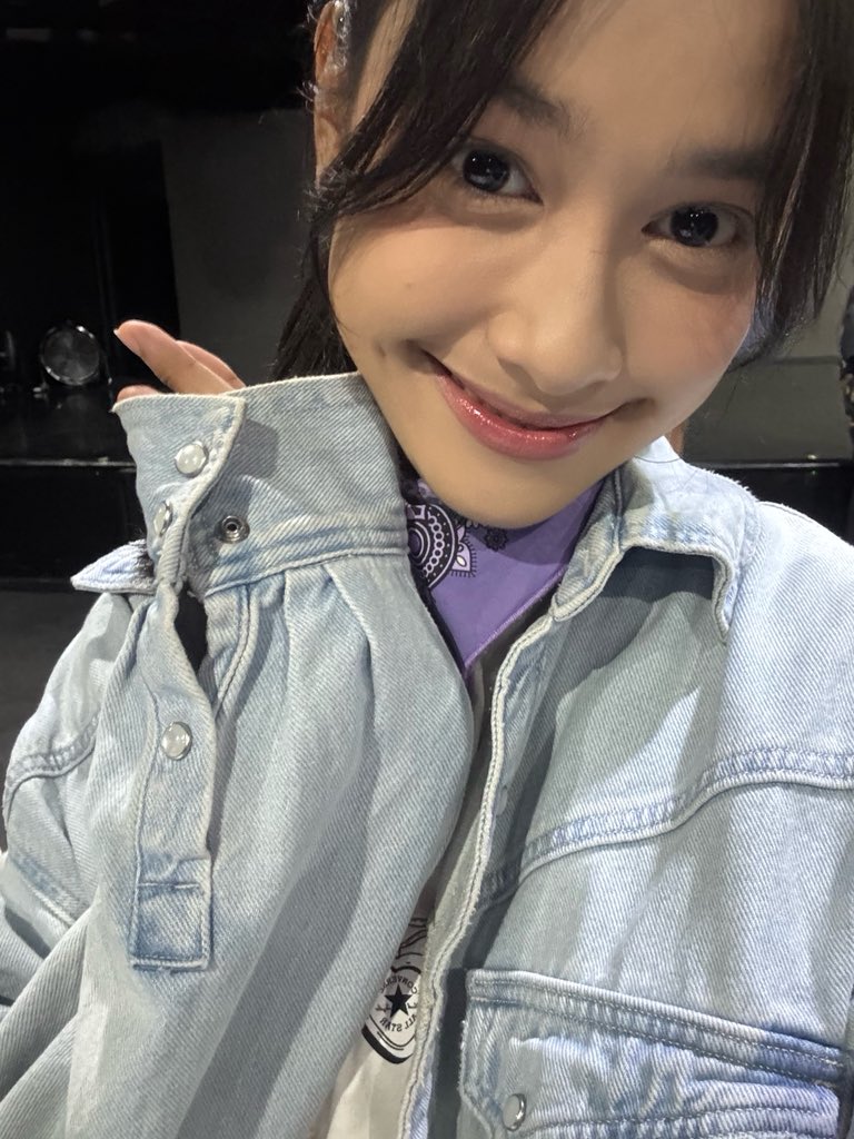 FA_RaraJKT48's tweet photo. Bersyukur itu emang kunci dr segalanya. Ak menerima hasil hari ini dengan sangat lapang dada. Lagian tidak mungkin kan ak larut dalam emosi cuma garagara urusan juara? Sebagai orang yang berusaha makin dewasa, ak menyambut hariini dengan senyuman paling ikhlas dan hati ttp jos.💗 https://t.co/VH6ZiEzqZ0