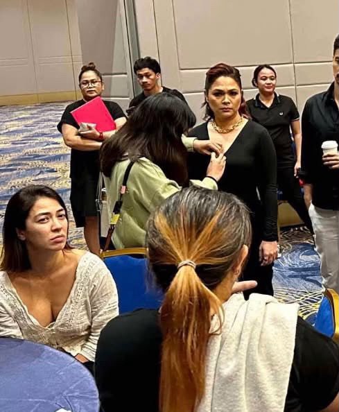 byaiamore's tweet photo. OPEN THE BAULS!!! https://t.co/J3Os8d5uCC