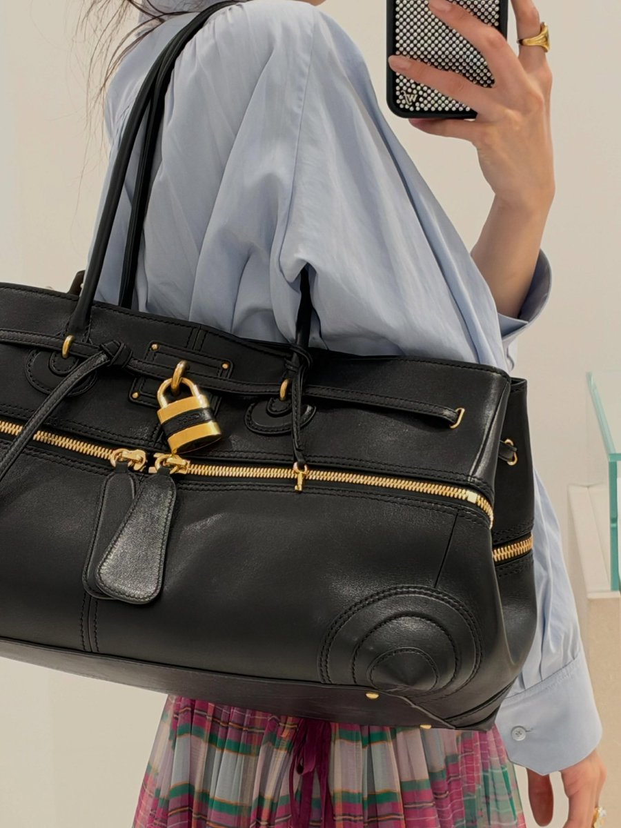 annamrroll's tweet photo. Merci Chloé, 👜♥︎. https://t.co/NvUyjREvNe