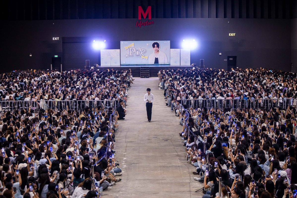 Hello98_th's tweet photo. แฟนคลับเปย์หนัก! “ป๋อ ศุภการ” ฉลองวันเกิดครบ 24 ปี
“วาวา” เซอร์ไพรส์ช่อเงินอลังการ มูลค่ารวมกว่า 5 ล้านบาท!
🔗 https://t.co/gHcDDUK8Xo

#24thHBDPOR
#HappyPorDay
#Porsuppakarn https://t.co/nmqRVMVZML