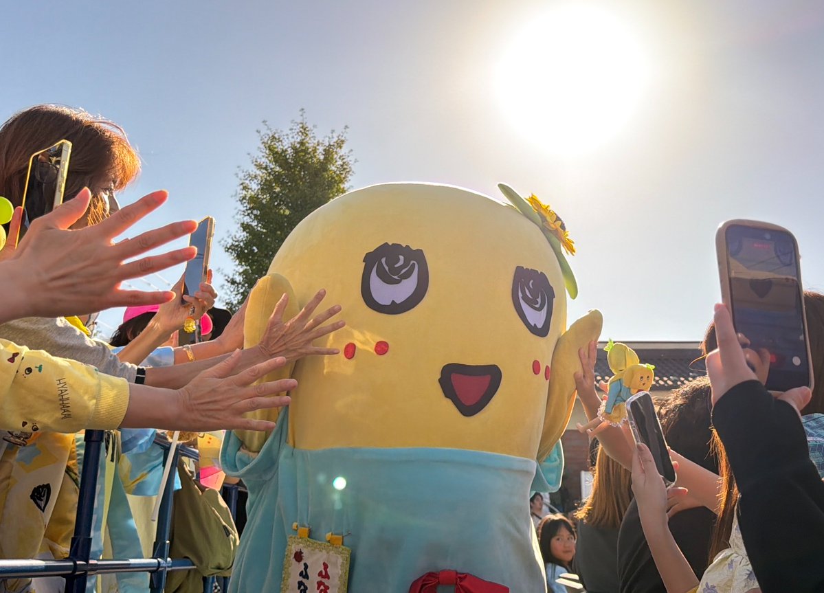 funassyi's tweet photo. みんなー今日も一日お疲れ様なっしー♪
ヾ(。゜▽゜)ノ光合成ばっちりなっしー♪
お肌のコンディションもよしなっしー♪
20日の名古屋ハンズさんのハロウィンイベント楽しみにしているなっしー♪

明日も元気に過ごせます様に梨汁ブシャー:＊

もやにゃごやー https://t.co/fc7t8CakNM