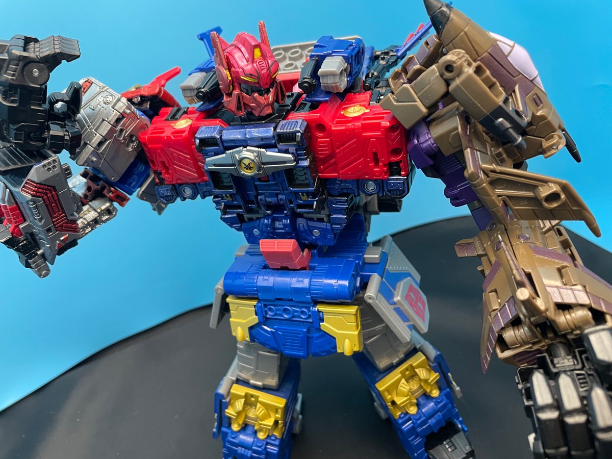 CryptidsCustoms's tweet photo. Nexus Prime: Super Mode https://t.co/DQHFMmAwIy