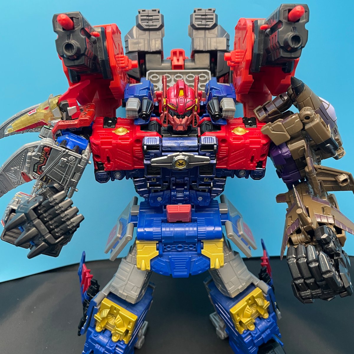 CryptidsCustoms's tweet photo. Nexus Prime: Super Mode https://t.co/DQHFMmAwIy