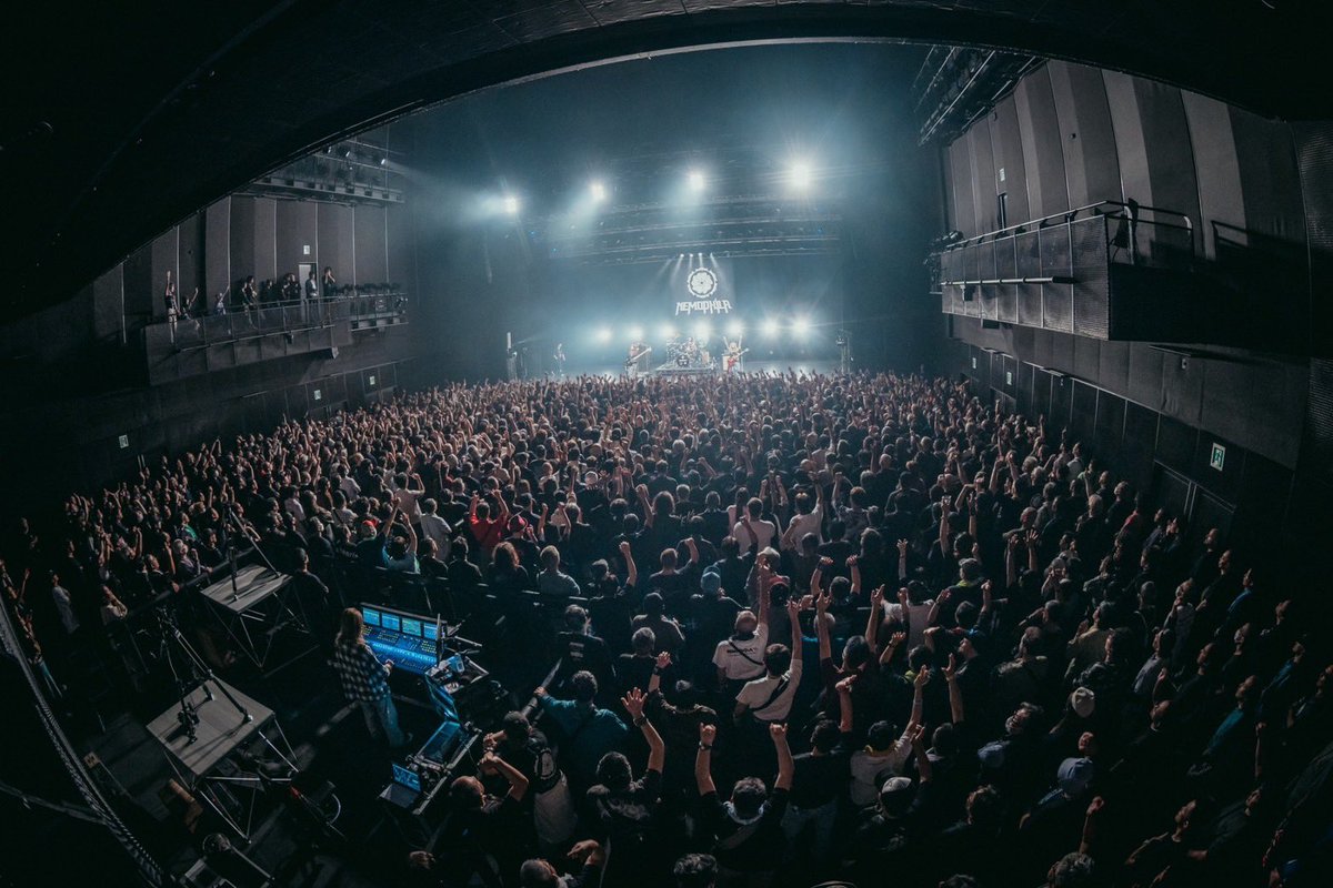 TRiDENT_japan's tweet photo. ≡ ≡ ≡ ❤️‍🔥 THANK YOU ❤️‍🔥 ≡ ≡ ≡

2026年10月12日（月）
EX THEATER ROPPONGI
『天壌無窮極⾳道中』

超満員のフロア✨️
NEMOPHILAのみなさん
ありがとうございました🔥
@NEMOPHILA_band

📸 by @okkytree 

≡ ≡ ≡ ❤️‍🔥 THANK YOU ❤️‍🔥 ≡ ≡ ≡

『Yeeet! TOUR 2027』
一般先着先行受付中🔥
https://t.co/gP2NSCevRn
https://t.co/METwNA0UVL

#TRiDENTJP
#天フェス