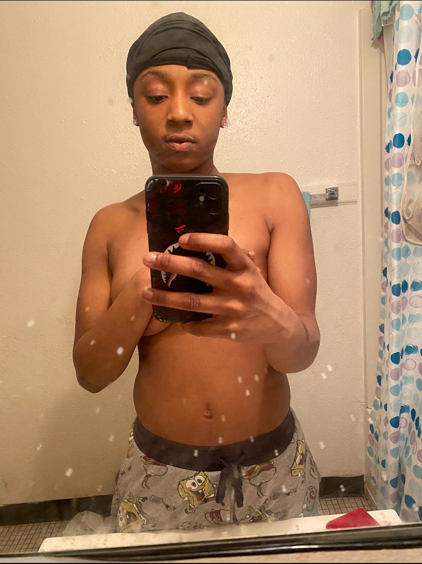 StudTsunami's tweet photo. Ehhh just sum to post #chicago #stud #ebony #pyt #buyingcontent #viral https://t.co/ZmJ3R9TUfD