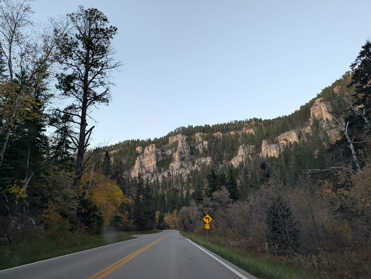 DDI_Training's tweet photo. Another WWHF in the books 🤓⛰️🦬  

We had a great time running THVR for a great class in Deadwood 🔥 Thank you all for choosing us! https://t.co/zGQLZ1vd64