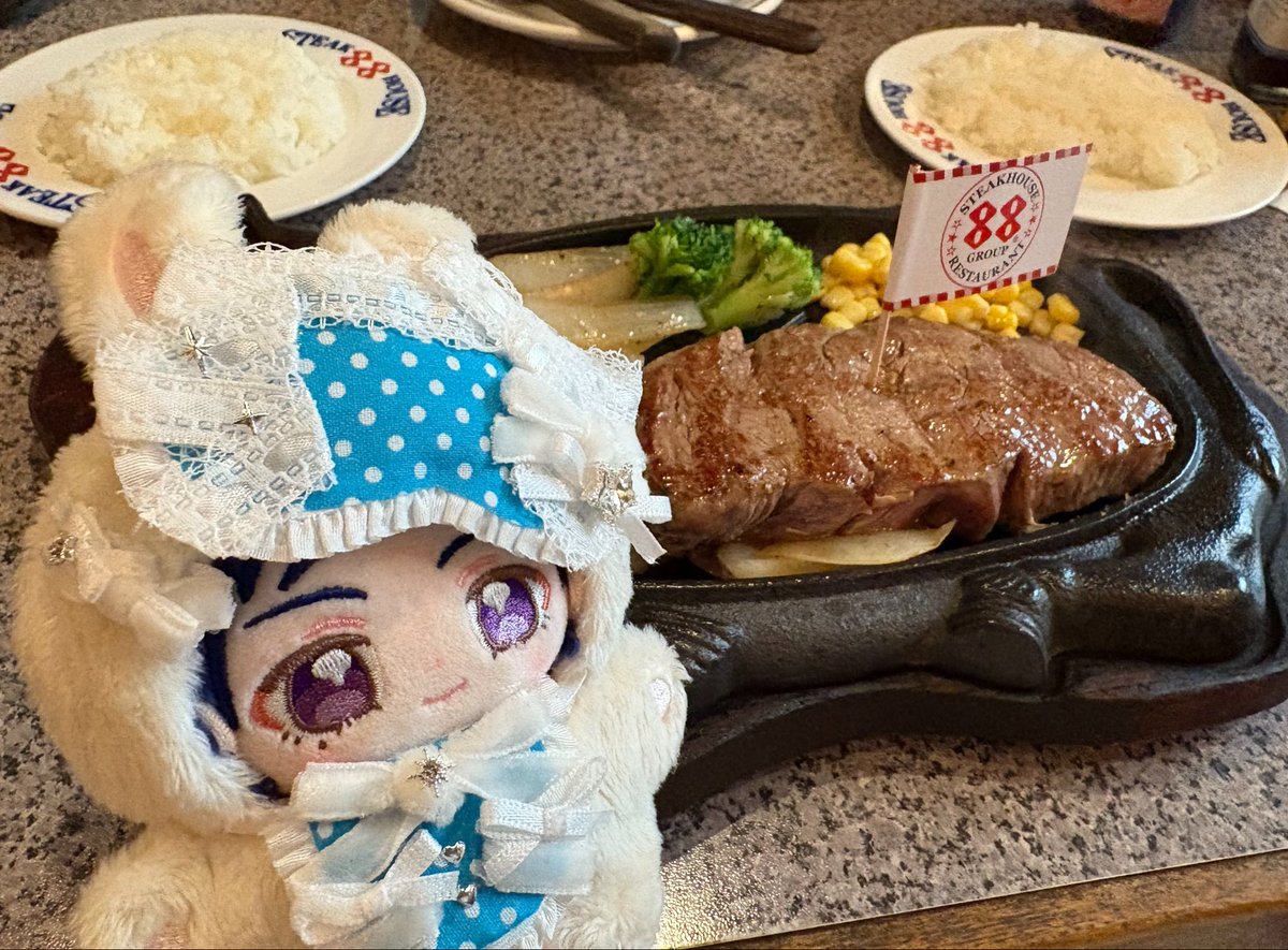 U2mlli's tweet photo. 起きてるフォロワーに飯テロしとこ- ̗̀(  ͡  ͜  ͡  ) ̖́-
4枚目はマロンチーズケーキの焼く前の姿 https://t.co/f9dcnvjXbV