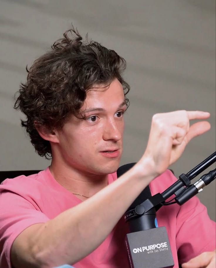 itz_Dreyy's tweet photo. Tom Holland on what made him fall in love with Zendaya. 

"There was a time Zen and I were having a stroll and my phone rang. I checked and it was one of my exes calling and I silenced my phone immediately. And then I received a text from her telling me she wants me back. Before I could hide my phone my wife saw it but funny enough she laughed and said 'everybody wants Spider man so I understand'. that was the moment I knew she was the one for me"