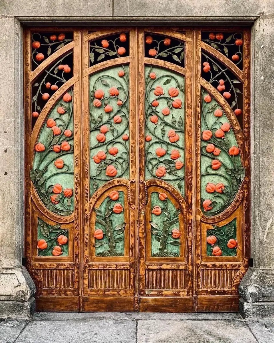 sehviyat's tweet photo. Unique door design. https://t.co/nodFQwaNtV