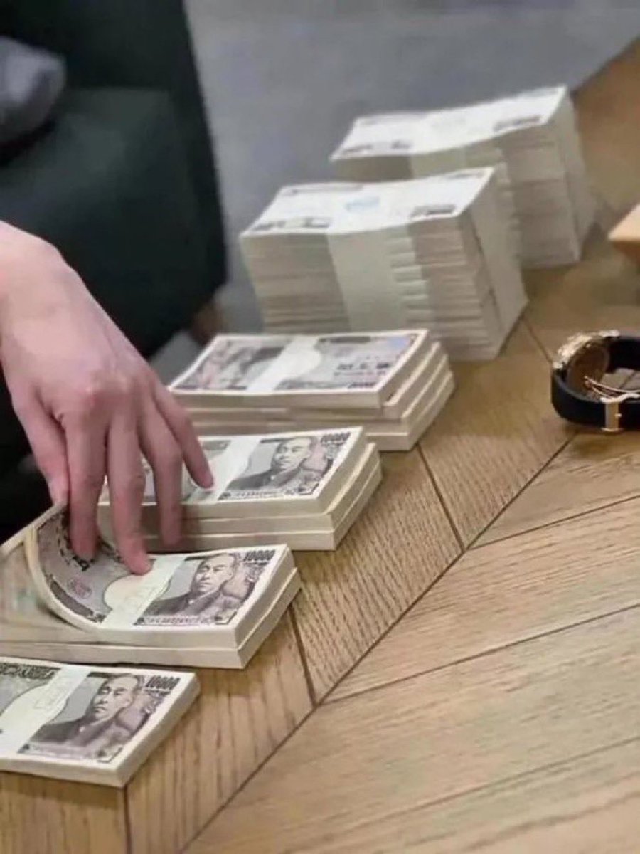 kate657682's tweet photo. もし今日、500万円もらえたら何に使う？🤔💴

① 借金を返す
② 投資する
③ 人生をもっと良くするために使う https://t.co/wZuR1WS320