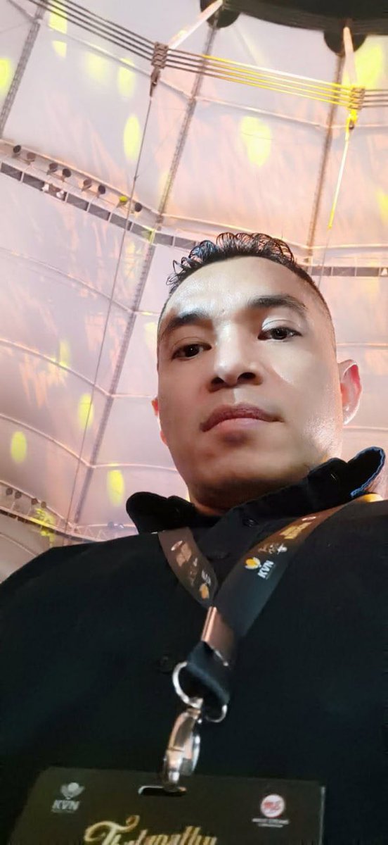 HabibiRaya007's tweet photo. Malaysian Professional Bodybuilder 💪🏻💪🏻 If you want to watch his full video please contact admin below 👇🏻👇🏻👇🏻
admin https://t.co/NXhEidJXum
Preview group: https://t.co/Q4EQqaIVl5 https://t.co/nYGgFfaIif