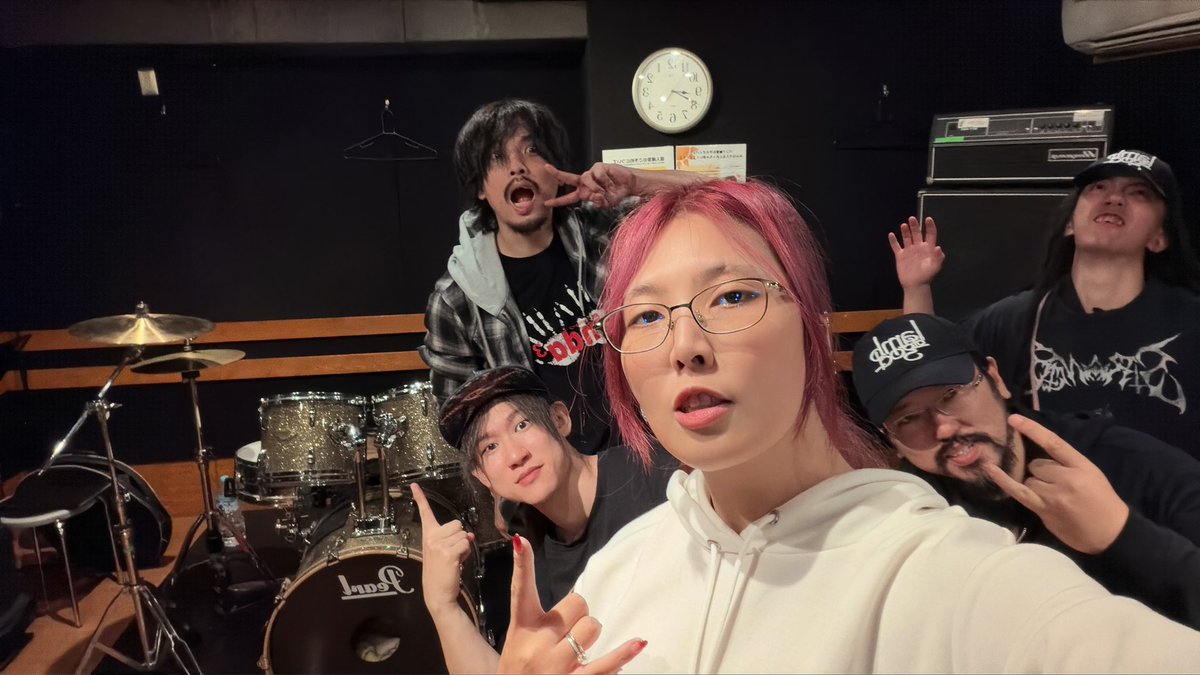 frostvoid_jp's tweet photo. 本日のFrostvoidはtomoはお休み
楽器隊でみっちり合わせてきました…！
新曲も合わせて来たので皆様お楽しみに

❄️NEXT SHOW❄️

📅2026.11.7(土) 新宿ANTIKNOCK 
AZNIG主催
『SLAY THE DAY Vol.2』

⏰OPEN 11:25 / START 11:35
act
細 (@sazare_official) 11:35 - 11:55
❄️Frostvoid 12:10 - 12:40
AZNIG (@aznigband) 12:55 - 13:35

💵 ADV ¥3,000(+1D) / DOOR ¥3,500 (+1D)

🎫チケット取り置きは各バンド取り置きまたは

https://t.co/K1baevpsz8

❄️❄️❄️❄️❄️❄️❄️❄️

🎥【MV】Frostvoid - Solitary Strand
https://t.co/zGML28IJI7…

@WMTH92618 @naget1229_2nd Тана(タナ)
@Sakuraco0306key @RYONQ_bass @YASU_QDST 

#Frostvoid #フロストボイド #キラメタ #北欧の風 #MELODICDEATHMETAL