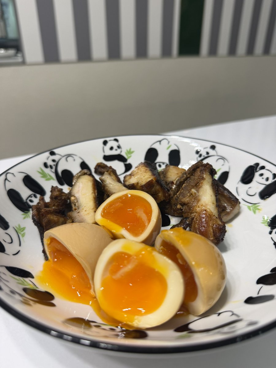 rakorako_PFD's tweet photo. 燻製美味しいから食べにおいで〜🐟🍗 https://t.co/0sPMlDhOkb